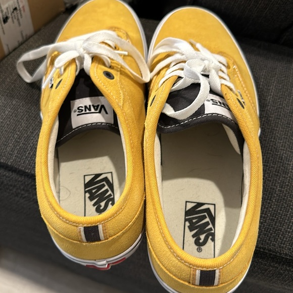 Yellow Vans Men’s Size 10.5 Shoes - Picture 3 of 4